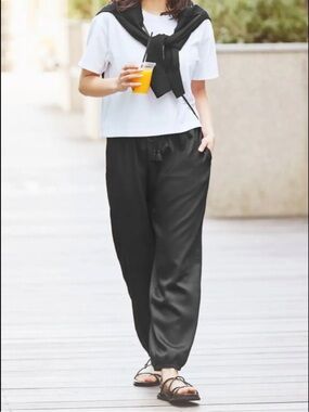 UNIQLO // Satin Drape Jogger Pants